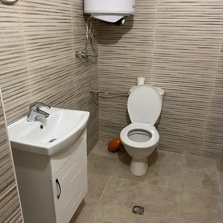 иричек 1 Апартаменти *