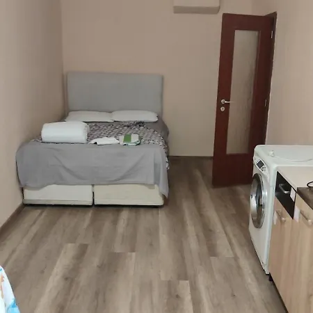 иричек 1 Апартаменти *